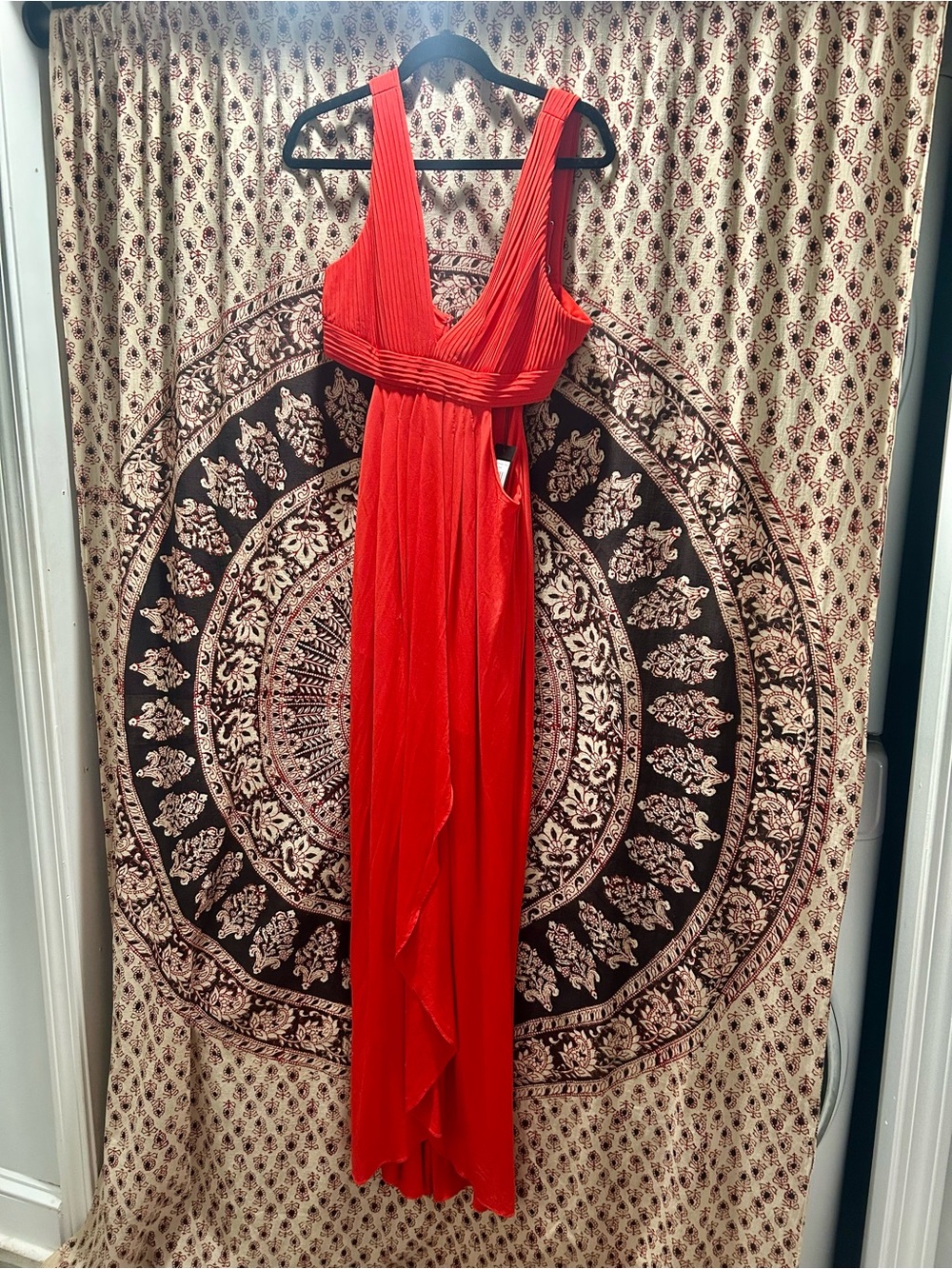 BCBG Elinne Red Sleeveless Evening Gown